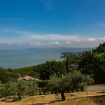 Bianca La Luna Amazing Lakeside View Vila