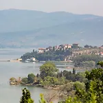 Bianca La Luna Amazing Lakeside View Magione
