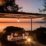Bianca La Luna Amazing Lakeside View *