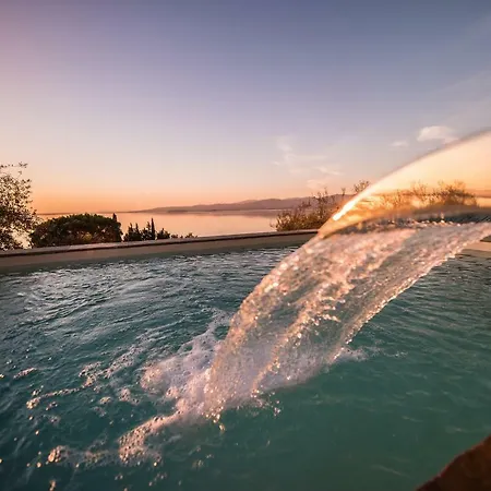 Bianca La Luna Amazing Lakeside View Villa *