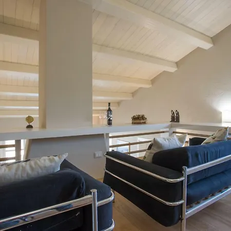Bianca La Luna Amazing Lakeside View Villa *
