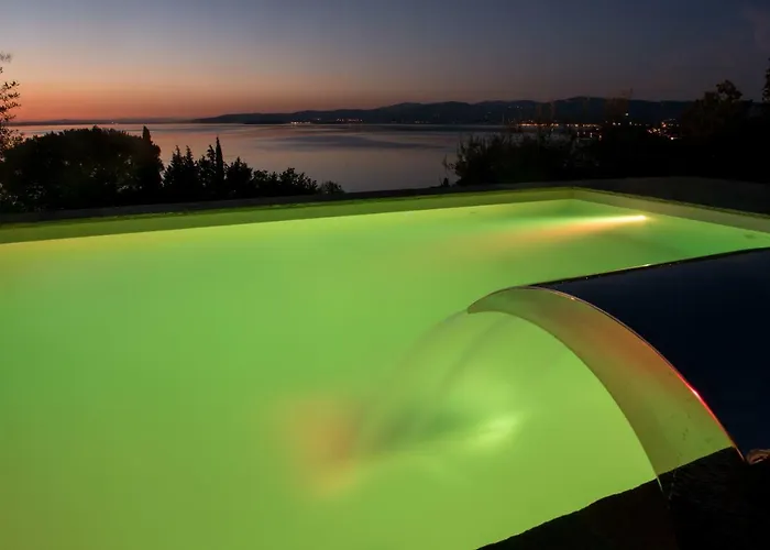 Bianca La Luna Amazing Lakeside View ヴィラ マジョーネ