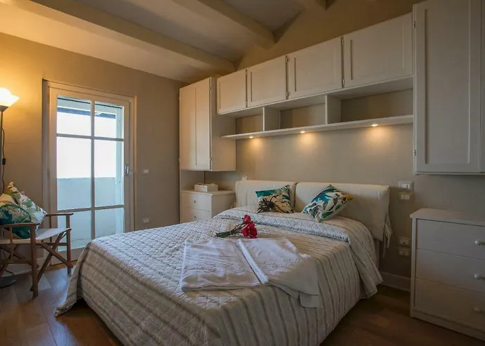 Bianca La Luna Amazing Lakeside View * マジョーネ