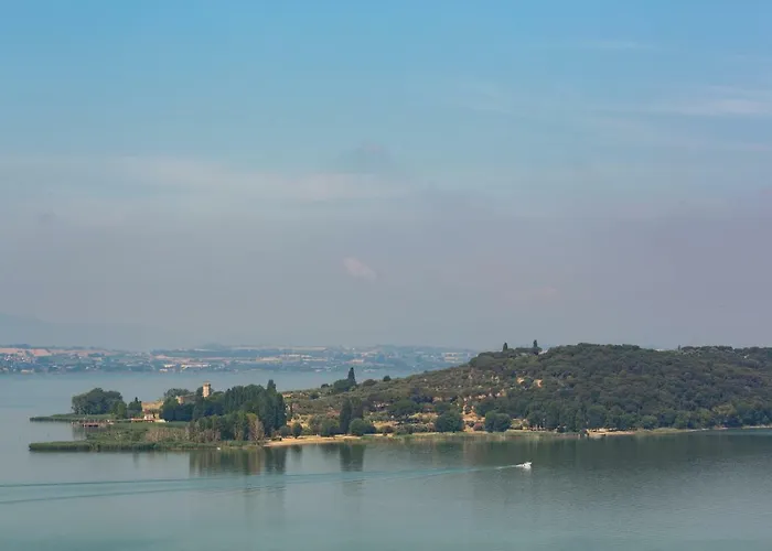 Bianca La Luna Amazing Lakeside View マジョーネ