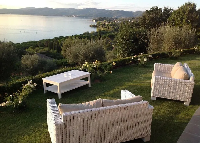 ヴィラ Bianca La Luna Amazing Lakeside View *
