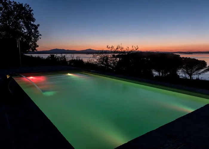 ヴィラ Bianca La Luna Amazing Lakeside View *