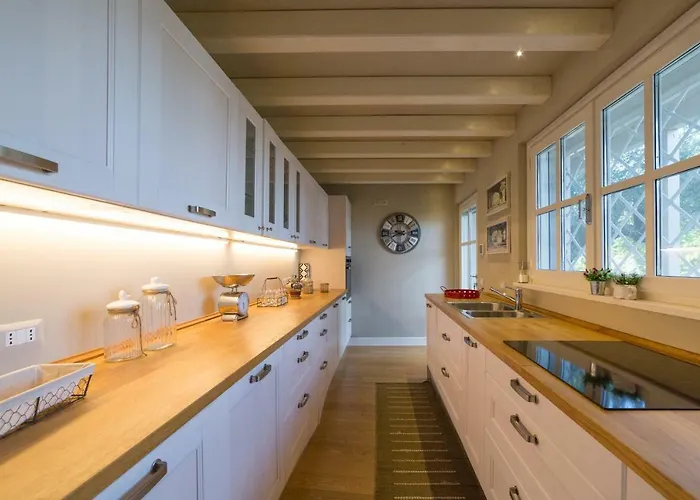 Bianca La Luna Amazing Lakeside View